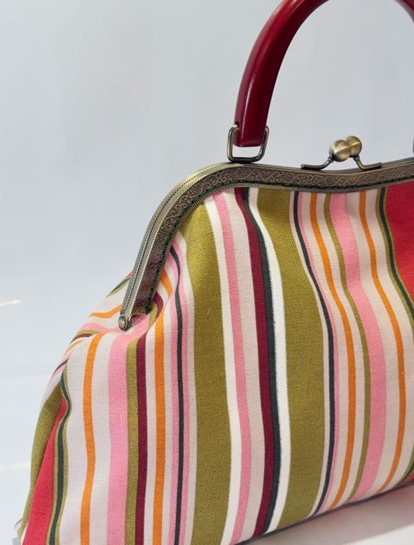 bolsos hechos a mano sula and frida boquilla de metal con asa de madera Madrid