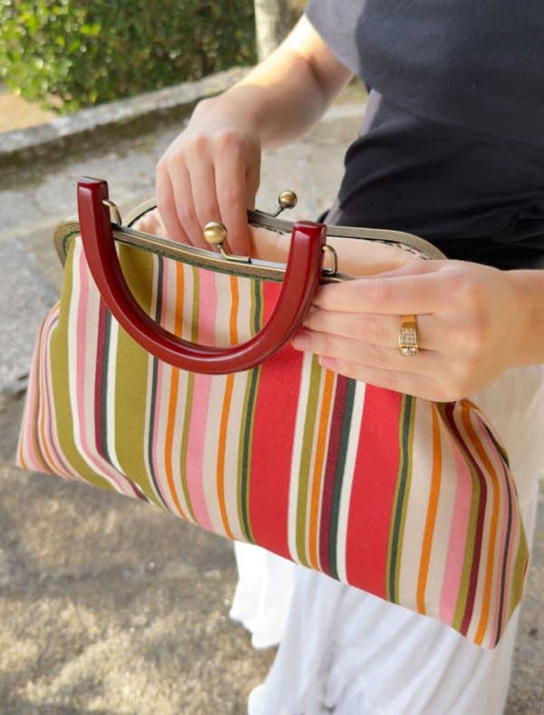 bolsos hechos a mano sula and frida boquilla de metal con asa de madera Madrid